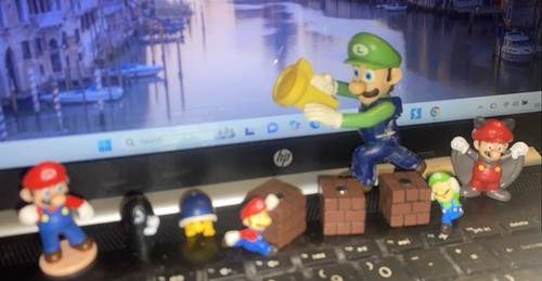 Luigi magnetic figure - luigi, 2-